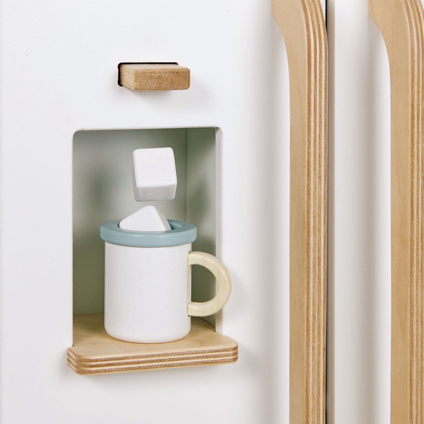 Tenderleaf Free-Standing Play Refrigerator